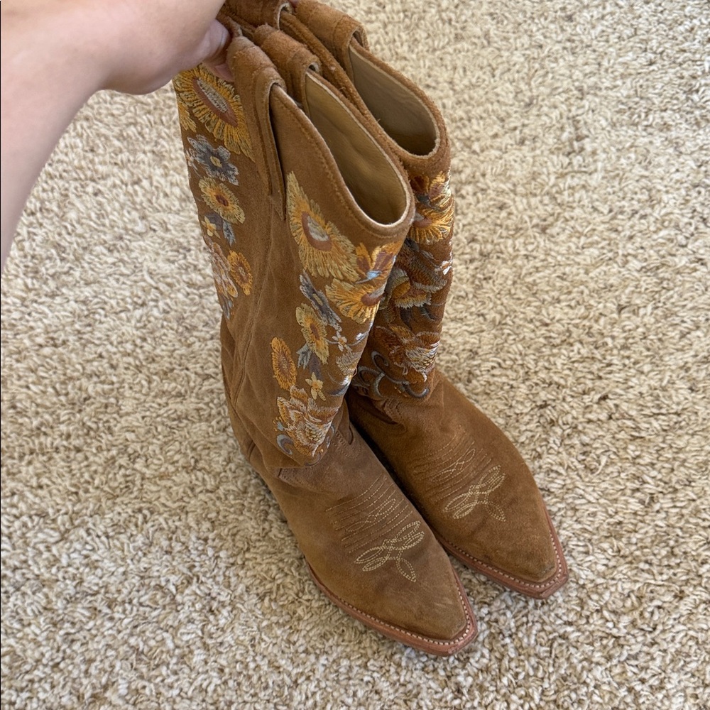 Embroidered Tan Heeled Boots